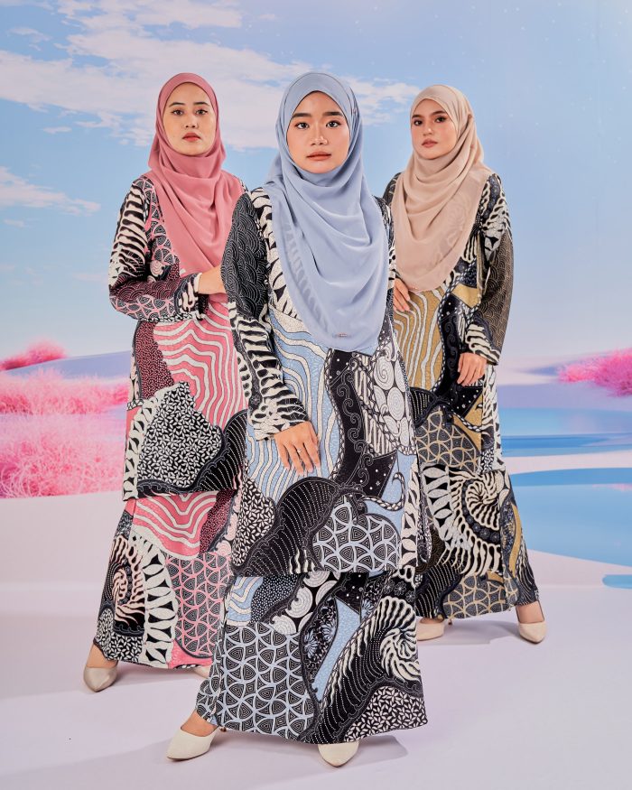 Baju Kurung Moden Batik Sultanah 6.0 - Awana Pebble Grey - Image 6