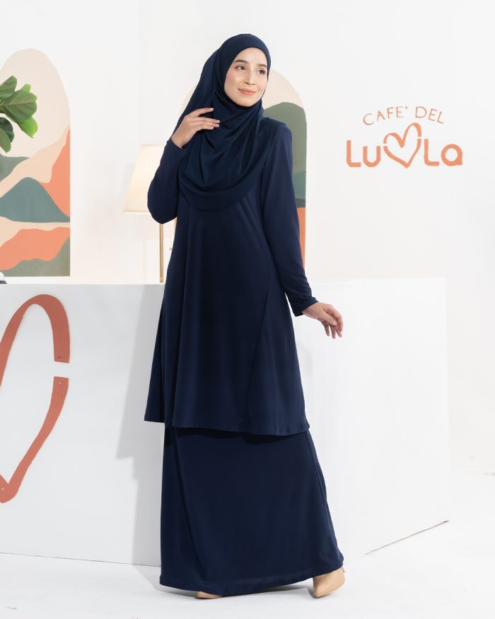 Baju Kurung Pahang Laura 2.0 - Navy - Image 2