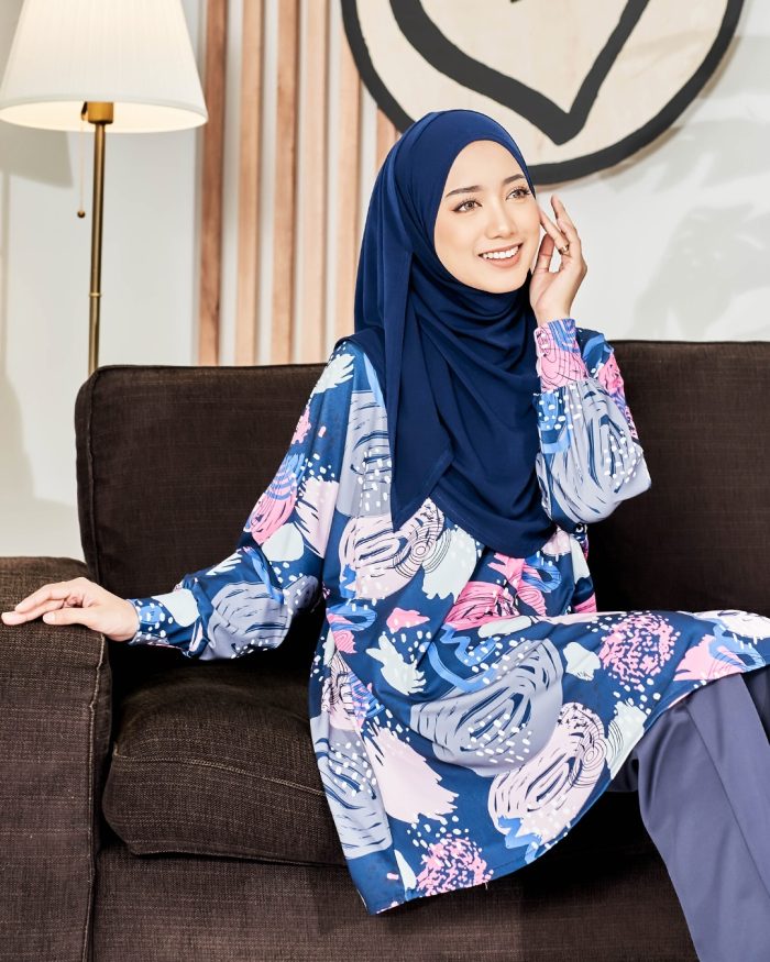 Blouse Lisa Premium Printed - Spiral Navy - Image 8