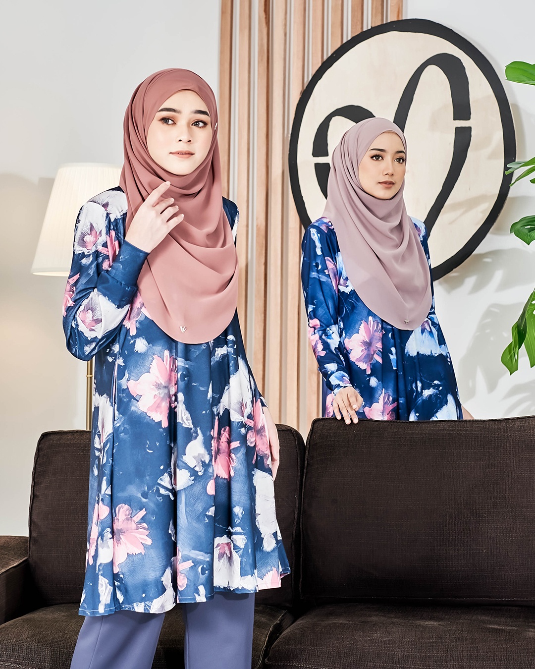Blouse Lisana Premium Printed - Hibiscus Space - Image 5
