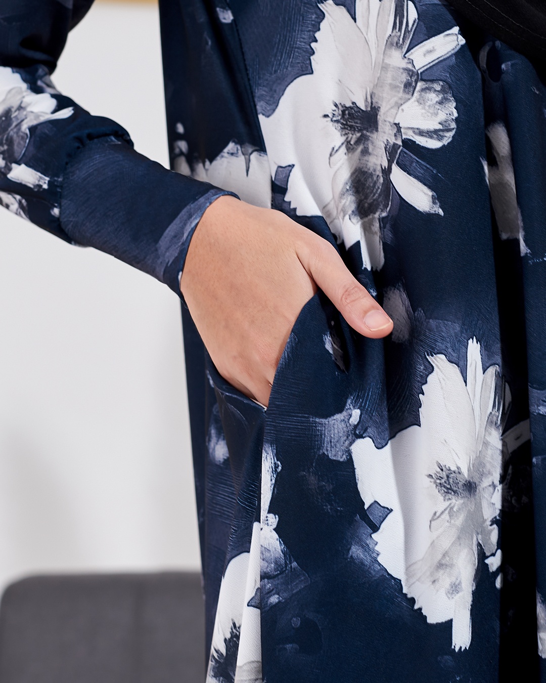 Blouse Lisana Premium Printed - Hibiscus Space - Image 4