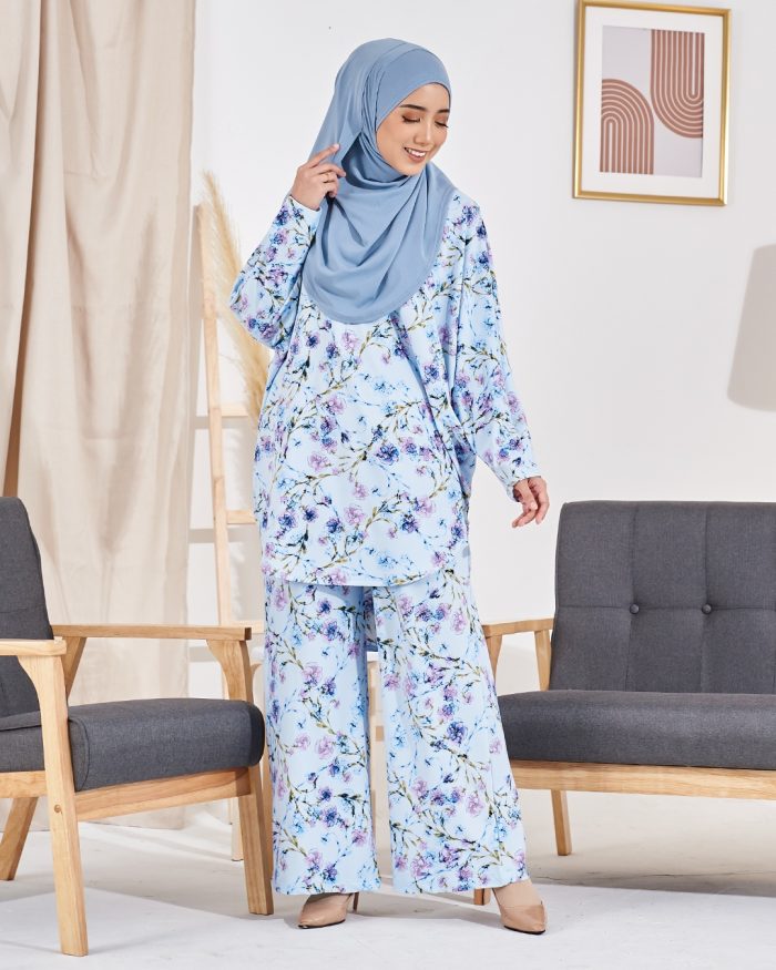 Suit Lacie - Hibiscus Blue