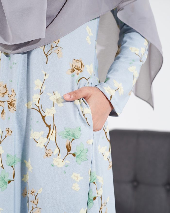 Baju Kurung Pahang Laura Printed 2.0 - Magnolia Blue - Image 4