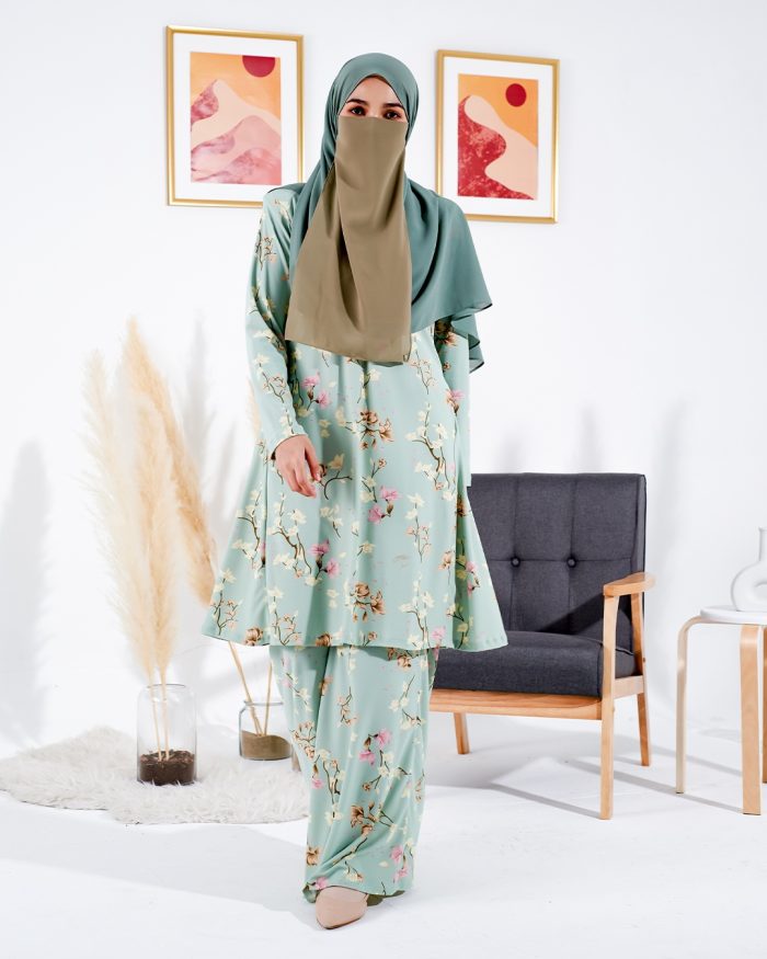 Baju Kurung Pahang Laura Printed 2.0 - Magnolia Lagoon - Image 2