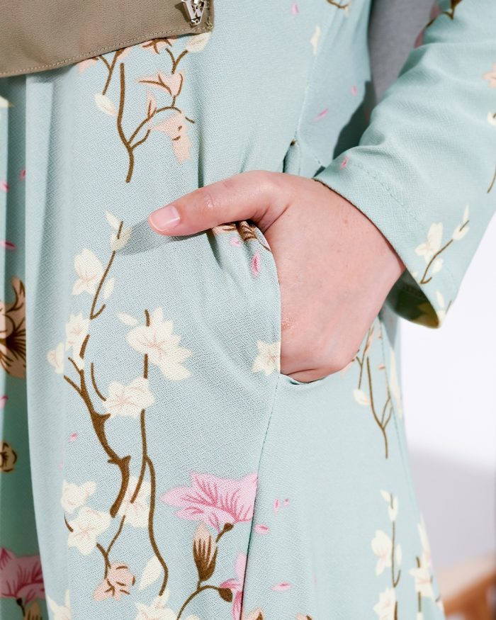 Baju Kurung Pahang Laura Printed 2.0 - Magnolia Lagoon - Image 4