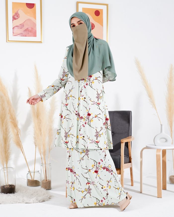 Baju Kurung Pahang Laura Printed 2.0 - Sakura Frosty