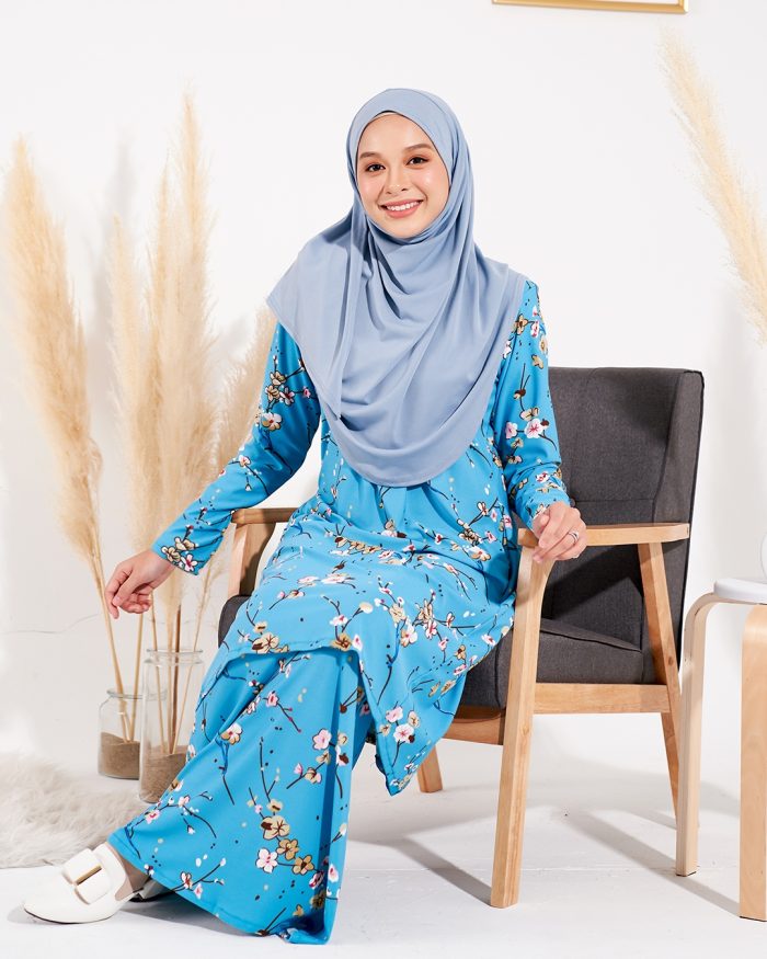 Baju Kurung Pahang Laura Printed 2.0 - Sakura Turquoise - Image 4