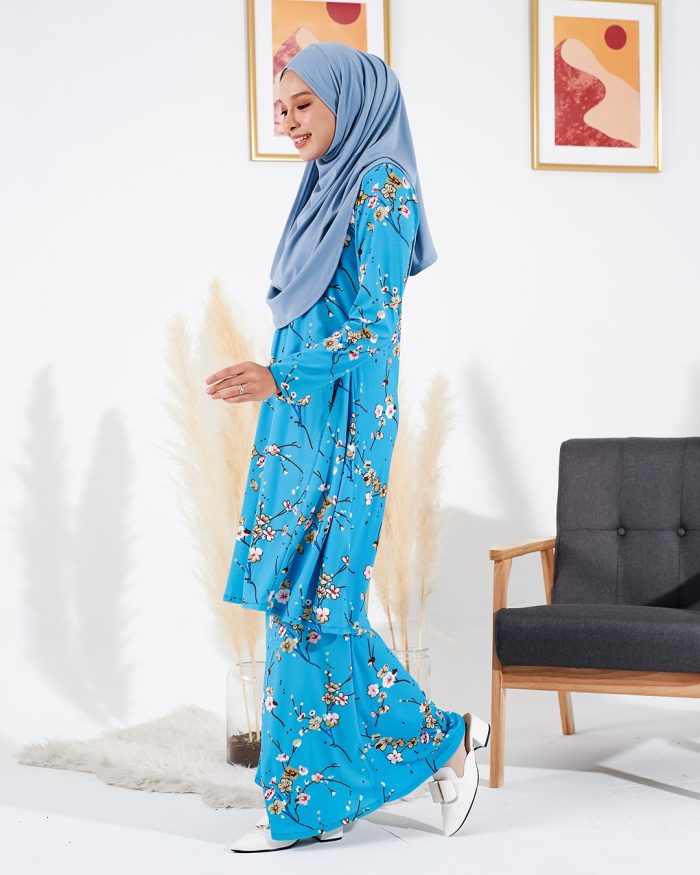 Baju Kurung Pahang Laura Printed 2.0 - Sakura Turquoise - Image 2