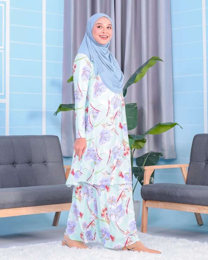 Baju Kurung Pahang Laura Printed 2.0 - Azalea Mint - Image 2