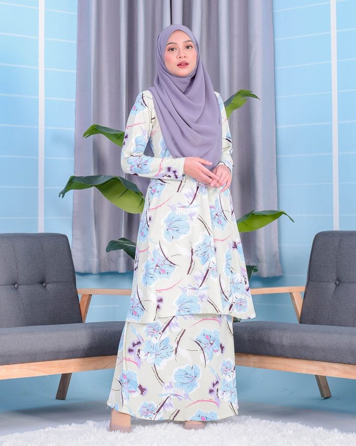 Baju Kurung Pahang Laura Printed 2.0 - Azalea Tea - Image 2