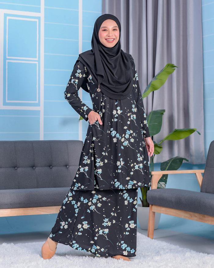 Baju Kurung Pahang Laura Printed 2.0 - Sakura Black
