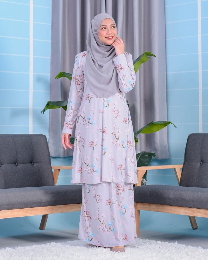 Baju Kurung Pahang Laura Printed 2.0 - Magnolia Grey - Image 2