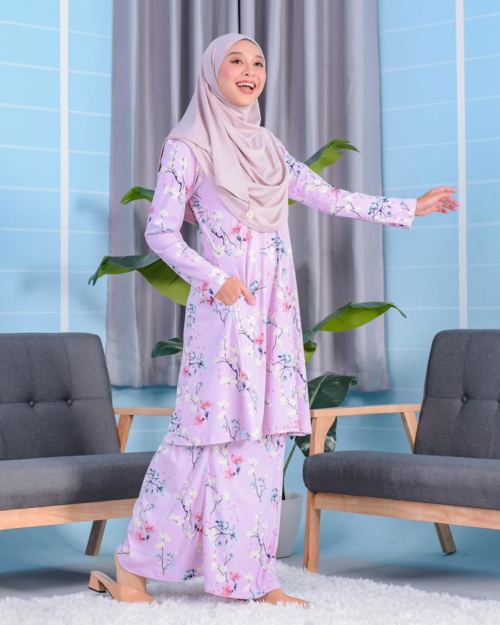 Baju Kurung Pahang Laura Printed 2.0 - Magnolia Pinkish - Image 2