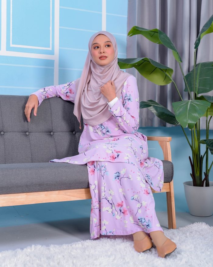 Baju Kurung Pahang Laura Printed 2.0 - Magnolia Pinkish - Image 3