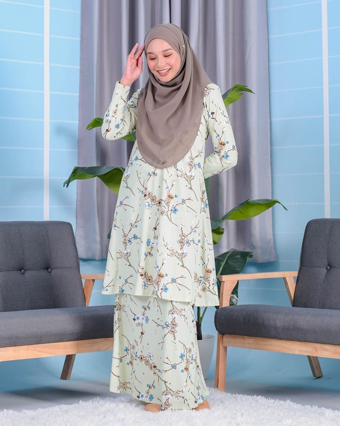 Baju Kurung Pahang Laura Printed 2.0 - Sakura Celery