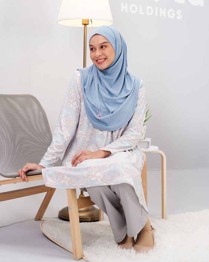 Blouse Printed Lavina - Misty Blue - Image 4