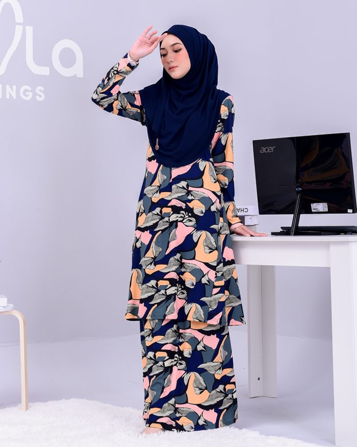 Baju Kurung Pahang Laura Printed 2.0 - Eastern Ivy - Image 2