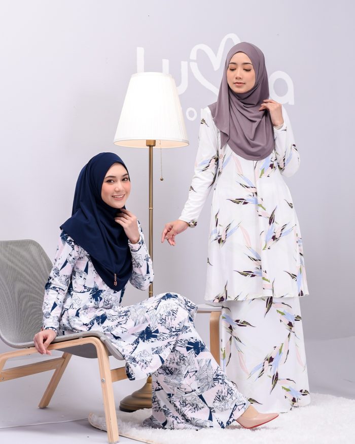 Baju Kurung Pahang Laura Printed 2.0 - White Marble - Image 5