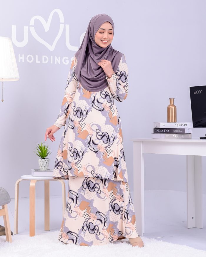 Baju Kurung Pahang Laura Printed 2.0 - Frass Beige - Image 2