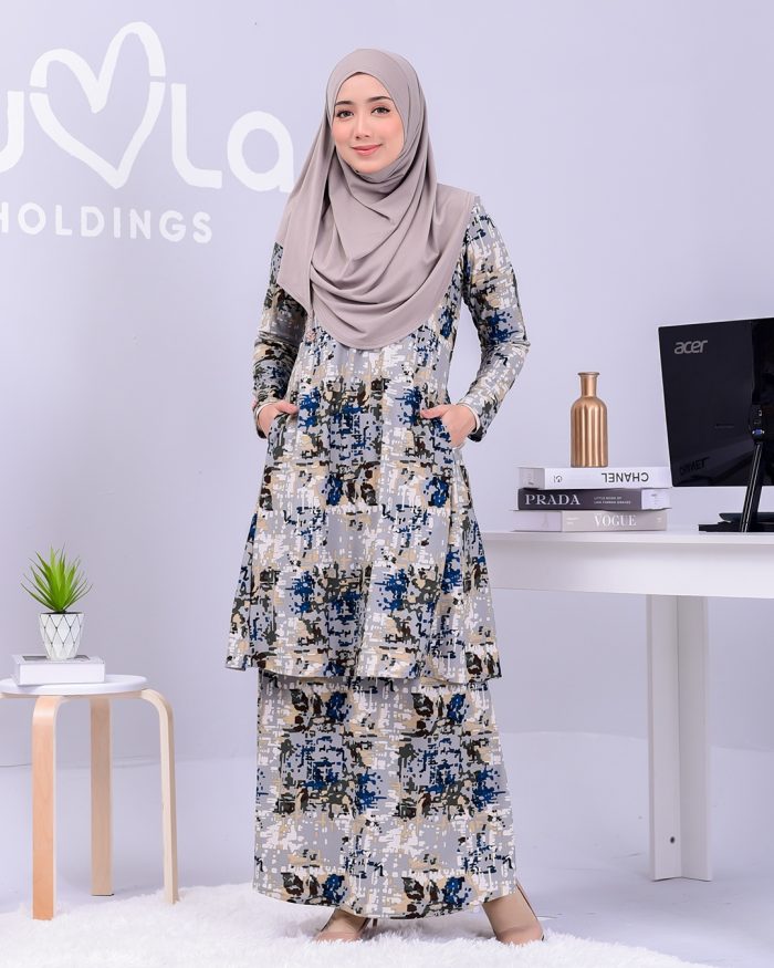 Baju Kurung Pahang Laura Printed 2.0 - Grey Camouflage - Image 2