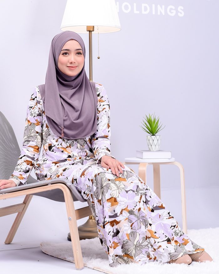 Baju Kurung Pahang Laura Printed 2.0 - Hibiscus Mix - Image 3