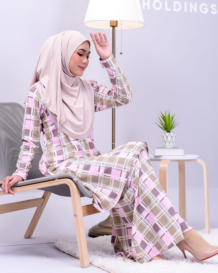 Baju Kurung Pahang Laura Printed 2.0 - Pink Plaid - Image 5