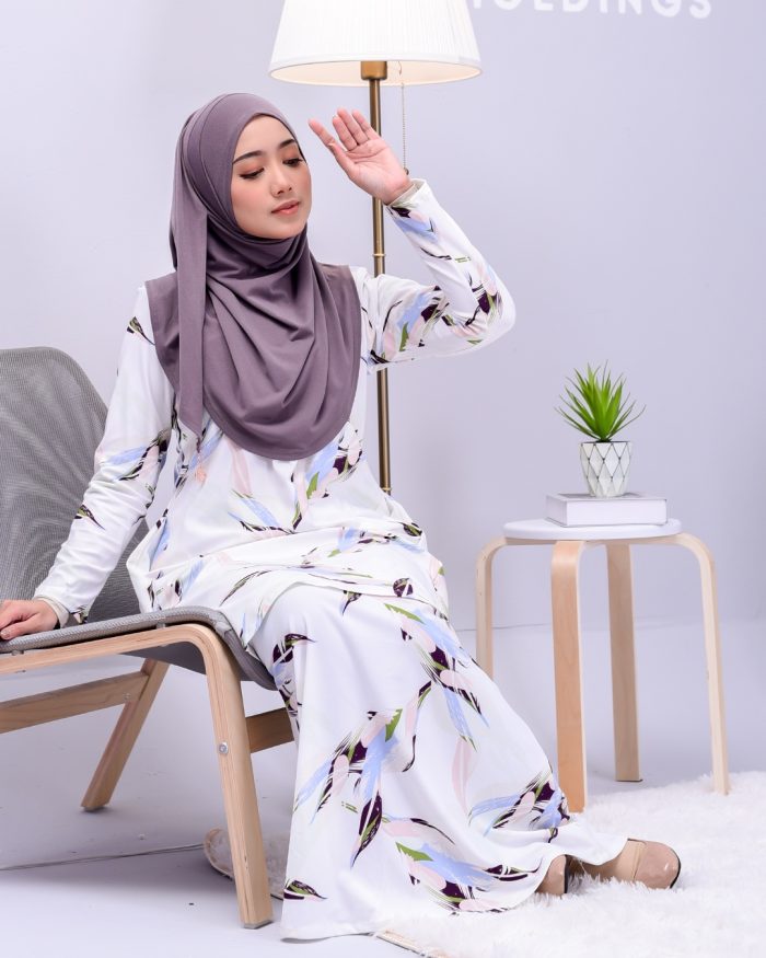 Baju Kurung Pahang Laura Printed 2.0 - White Fern - Image 3