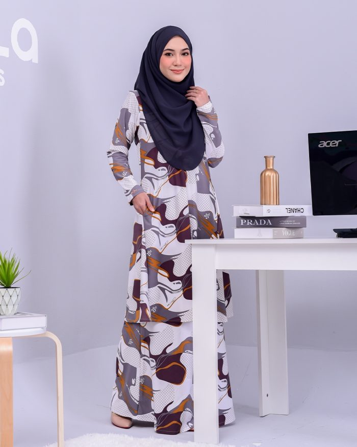 Baju Kurung Pahang Laura Printed 2.0 - White Marble - Image 3