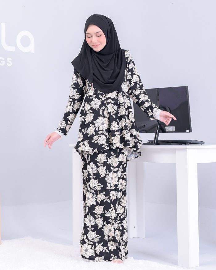Baju Kurung Lola Printed - Black Peony - Image 4