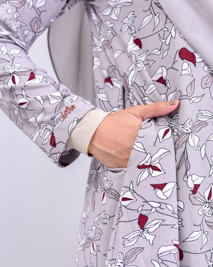 Baju Kurung Lola Printed - Grey Aquilegia - Image 4