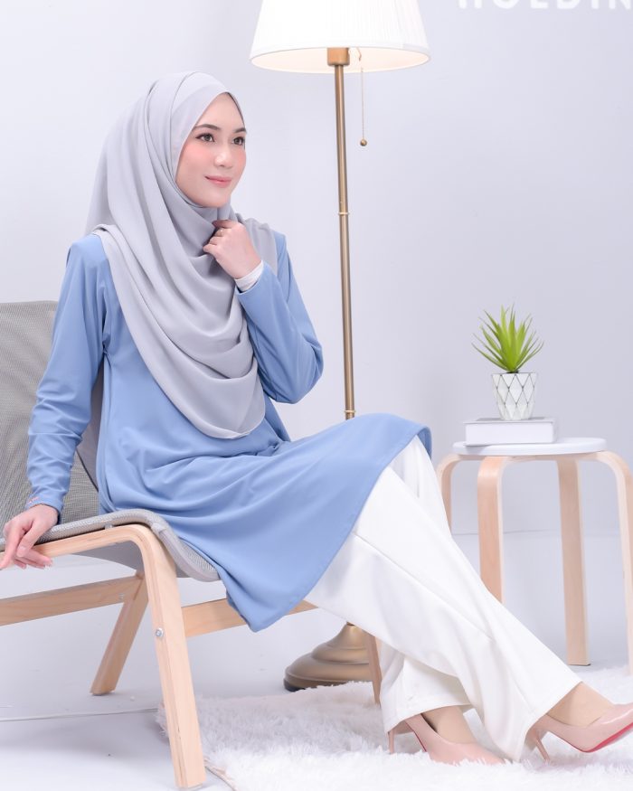 Blouse Lavina 2.0 - Cyan Blue - Image 6
