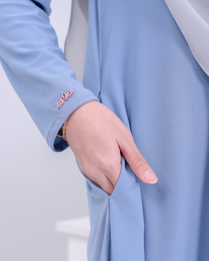 Blouse Lavina 2.0 - Cyan Blue - Image 3