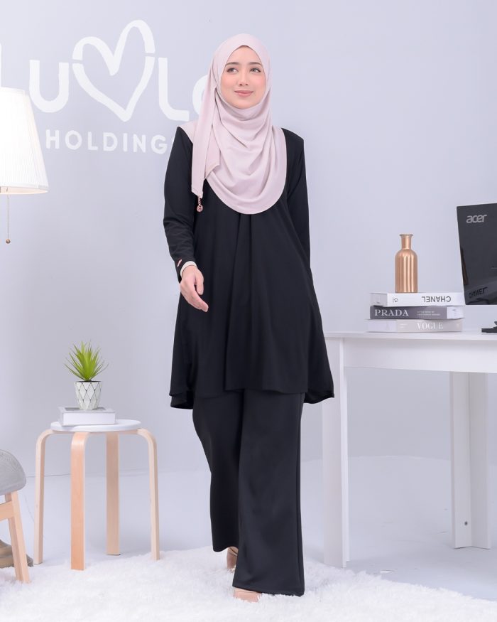 Blouse Lavina 2.0 - Matte Black - Image 7