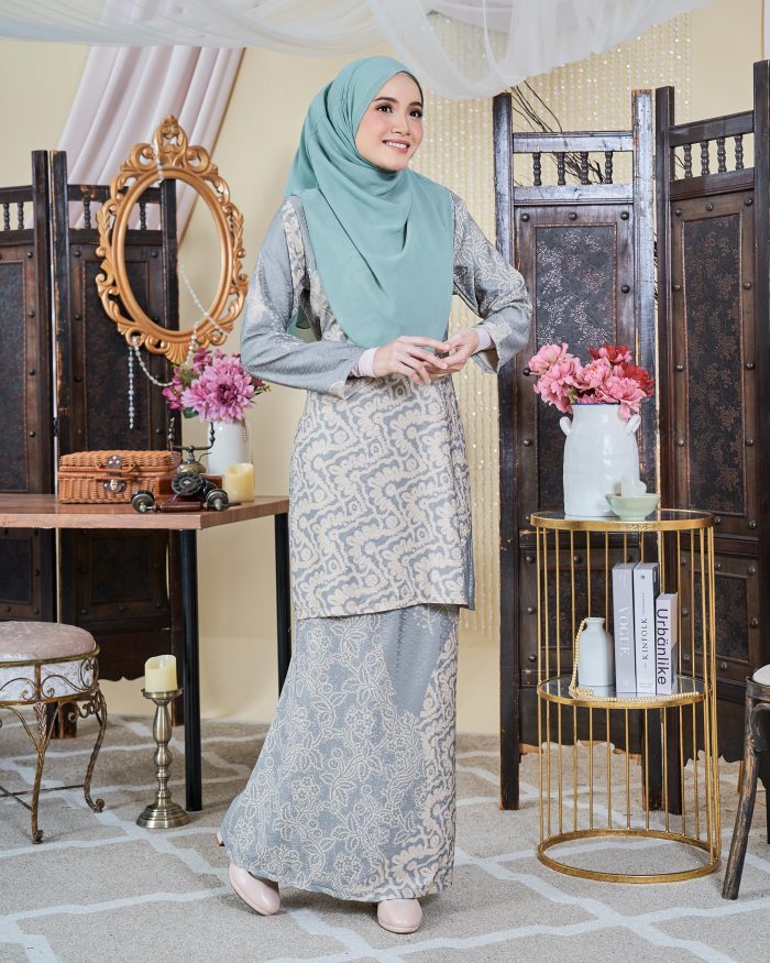 Baju Kurung Moden Batik Sultanah 9.0 - Ara Sage Grey - Image 3