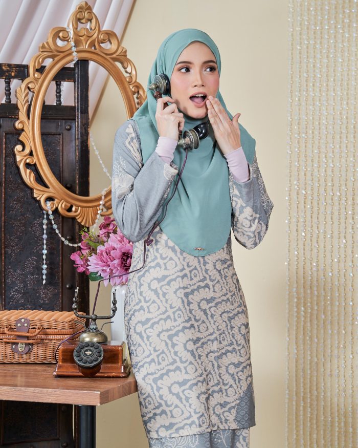 Baju Kurung Moden Batik Sultanah 9.0 - Ara Sage Grey - Image 4