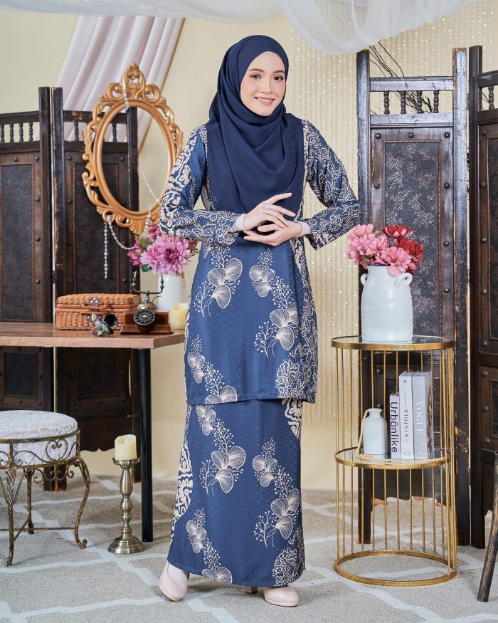 Baju Kurung Moden Batik Sultanah 9.0 - Ara True Blue