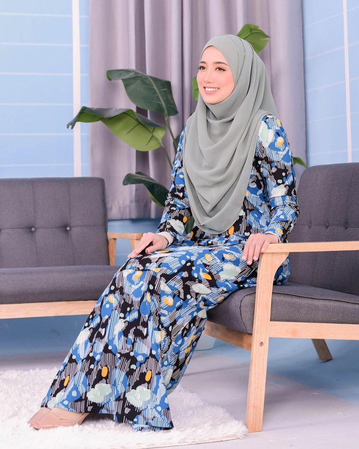 Baju Kurung Pahang Laura Printed 3.0 - Blue Floral - Image 3