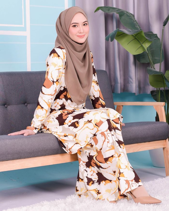 Baju Kurung Pahang Laura Printed 3.0 - Marble Brown - Image 3