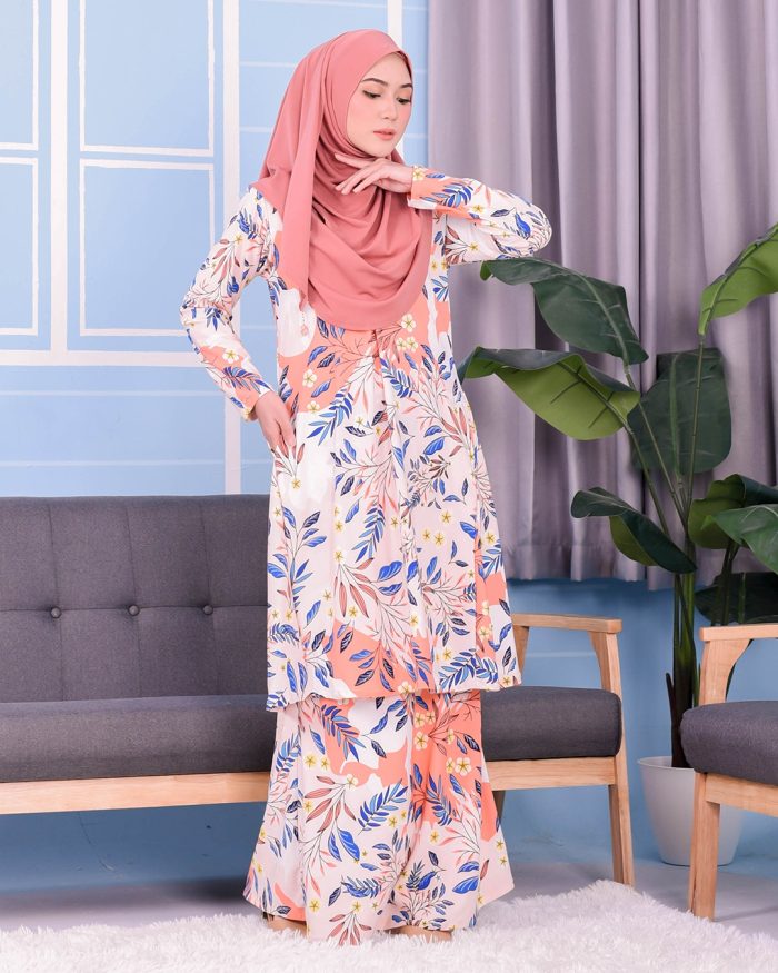 Baju Kurung Pahang Laura Printed 3.0 - Paradise Peach - Image 2