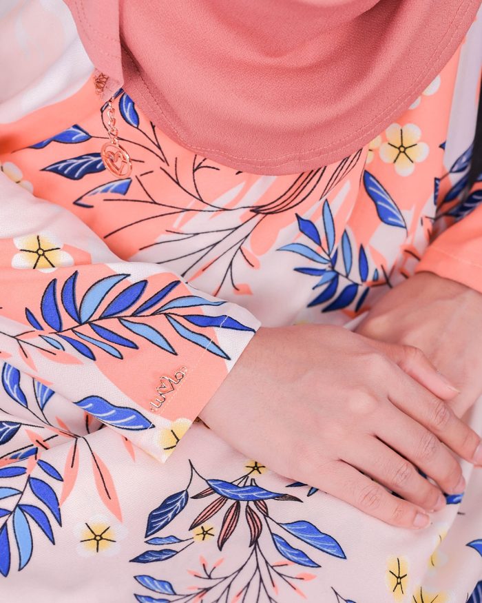 Baju Kurung Pahang Laura Printed 3.0 - Paradise Peach - Image 4