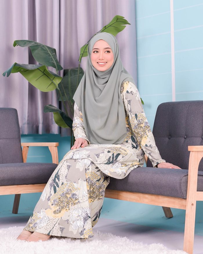 Baju Kurung Pahang Laura Printed 3.0 - Pistachio Fern - Image 3