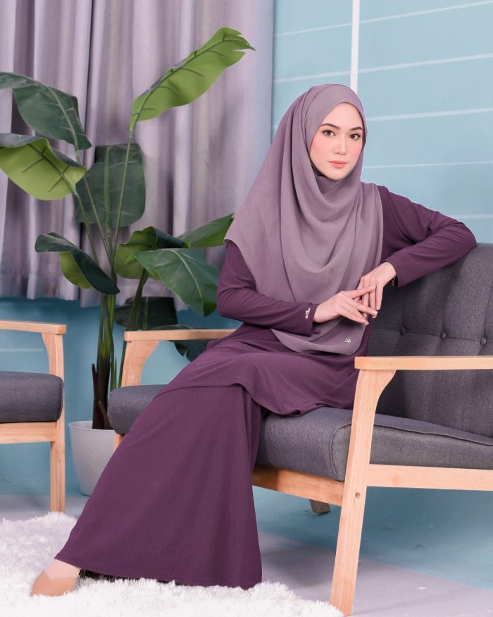 Baju Kurung Pahang Laura Plain 3.0 - Byzantine Purple - Image 3