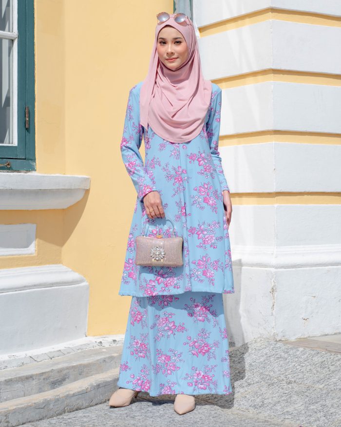 Baju Kurung Pahang Laura Printed - Poppy Sky - Image 2