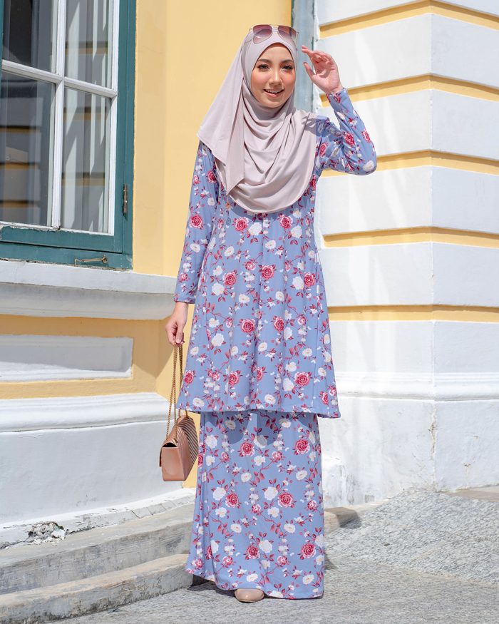 Baju Kurung Pahang Laura Printed - Rose Blue - Image 2