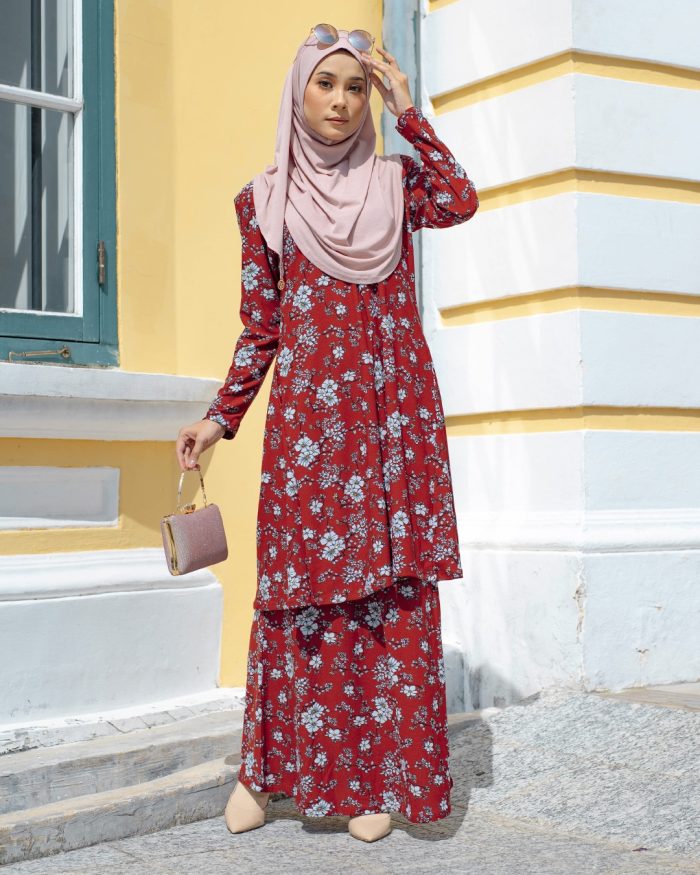 Baju Kurung Pahang Laura Printed - Carnation Red