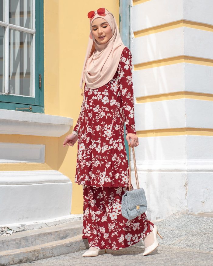 Baju Kurung Pahang Laura Printed - Calendula Maroon