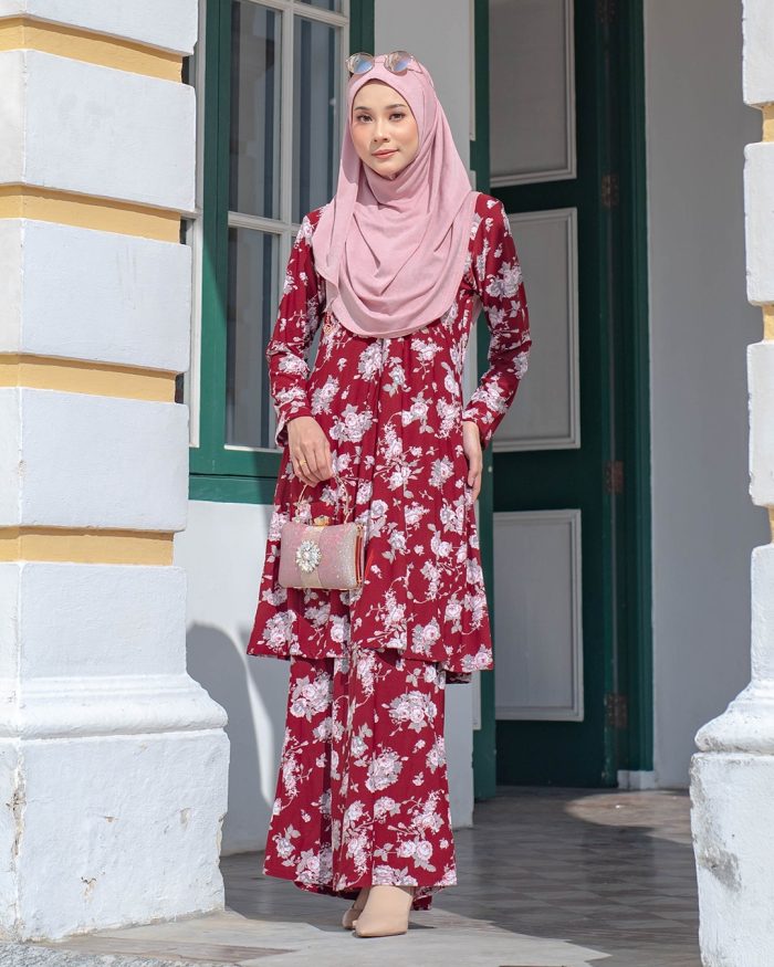 Baju Kurung Pahang Laura Printed - Allamanda Brown - Image 2