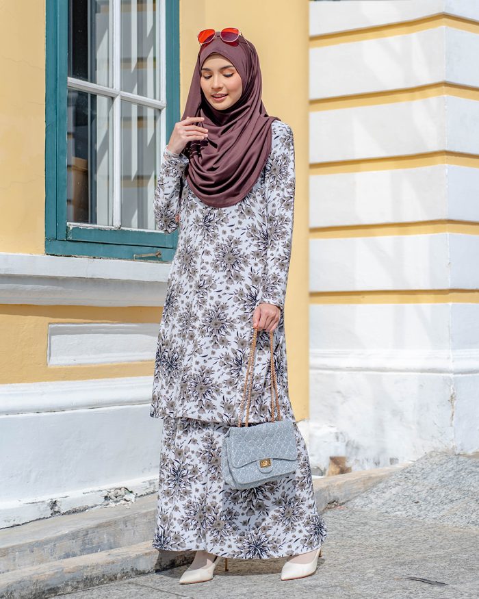 Baju Kurung Pahang Laura Printed - Jasmine Greyish