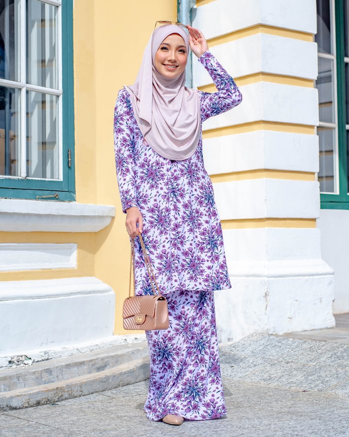 Baju Kurung Pahang Laura Printed - Jasmine Lilac - Image 2