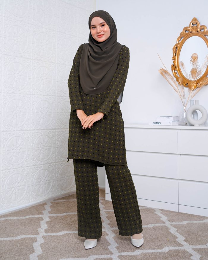 Suit Lelia - Olive Green - Image 3